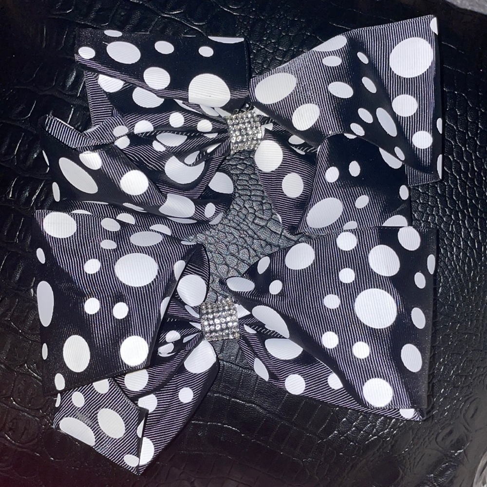 Polka dot bows!‎
